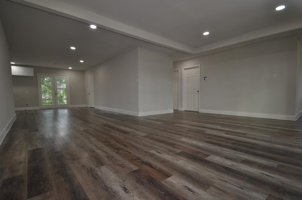 4721 Palisade Dr, Houston, TX 77048-1023