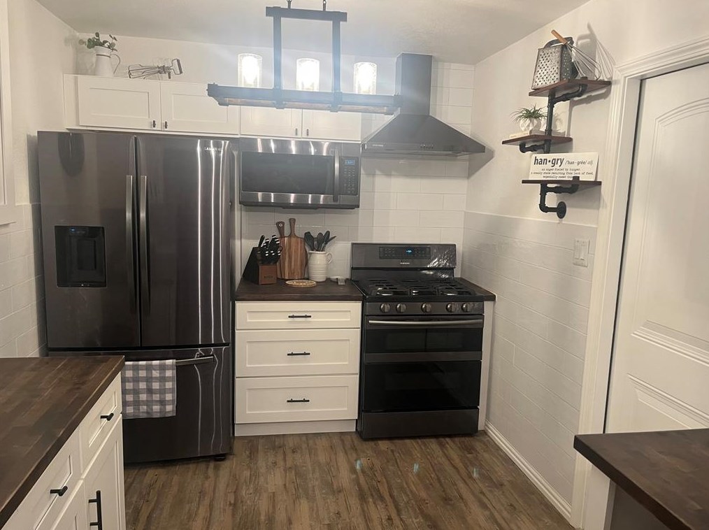 530 Rainy Mdw Ln, Houston TX  77013-5403 exterior