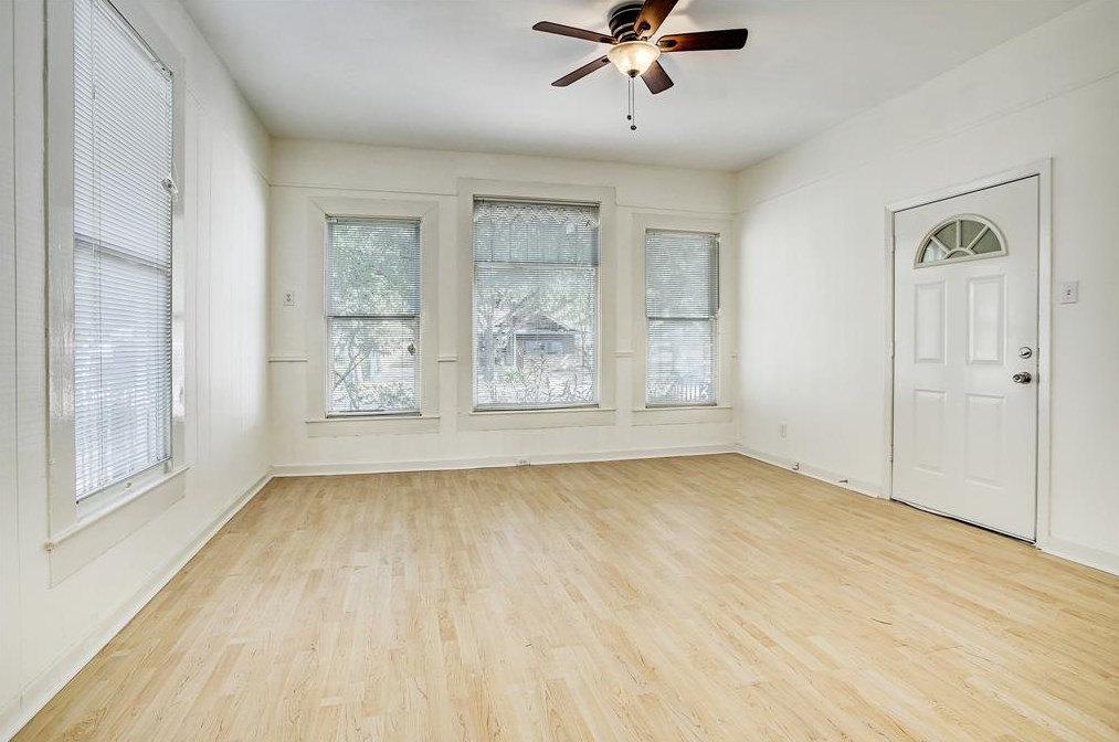 1127 Yale St, Houston, TX 77008-7087
