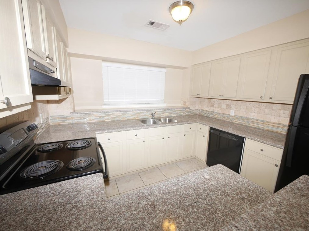 3813 Bennett Dr, Pasadena TX  77503-1804 exterior