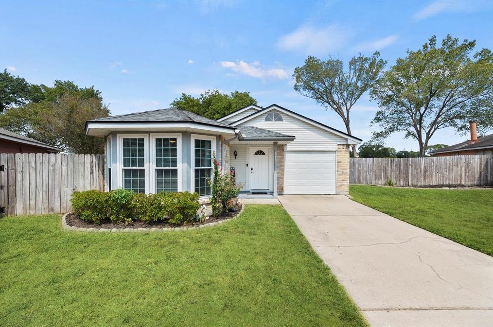 6731 Bluebottle Ln, Katy, TX 77449-4497
