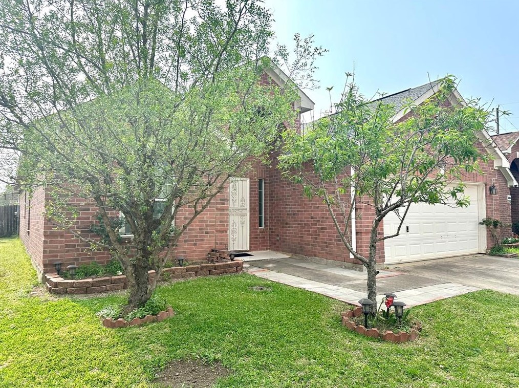 8410 Hemlock Hill Dr, Houston, TX 77083