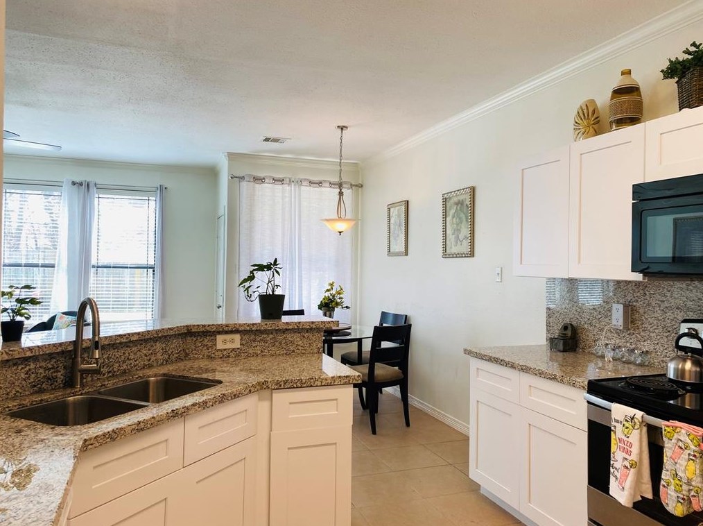 4218 Brinkley St #b, Houston, TX 77051