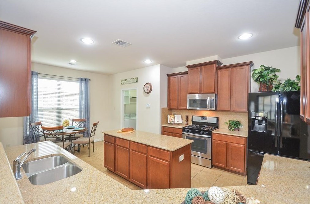 2318 Horned Owl Dr, Katy TX  77494-1932 exterior