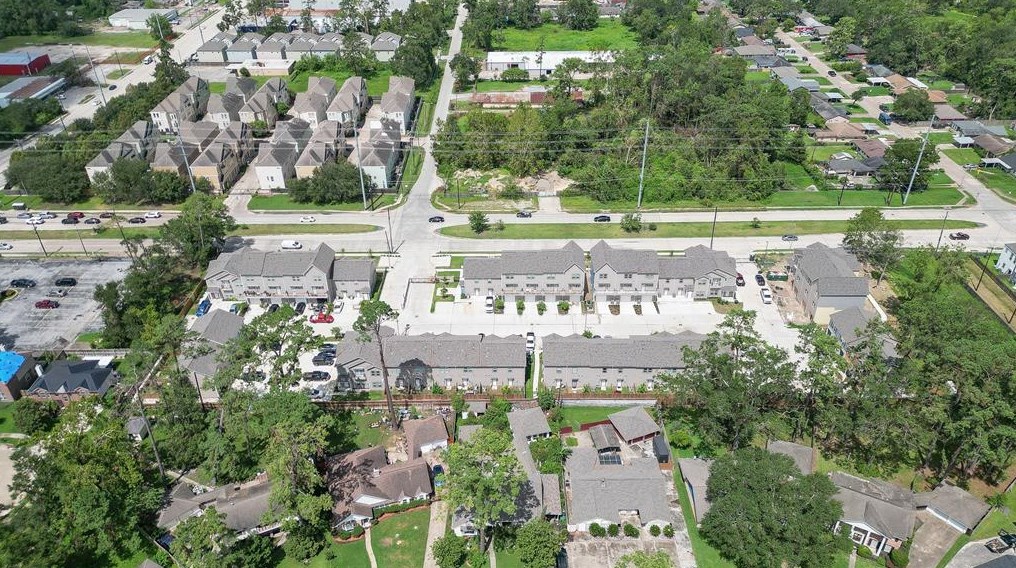 5262 Ella Blvd, Houston TX  77018-1310 exterior