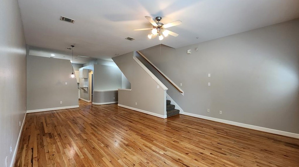 8710 Beverly Hill St #201, Houston, TX 77063