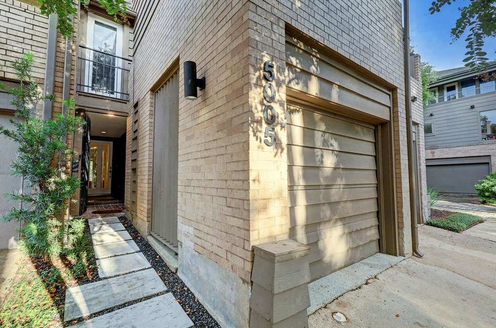 5005 Yoakum Blvd, Houston TX  77006-6425 exterior