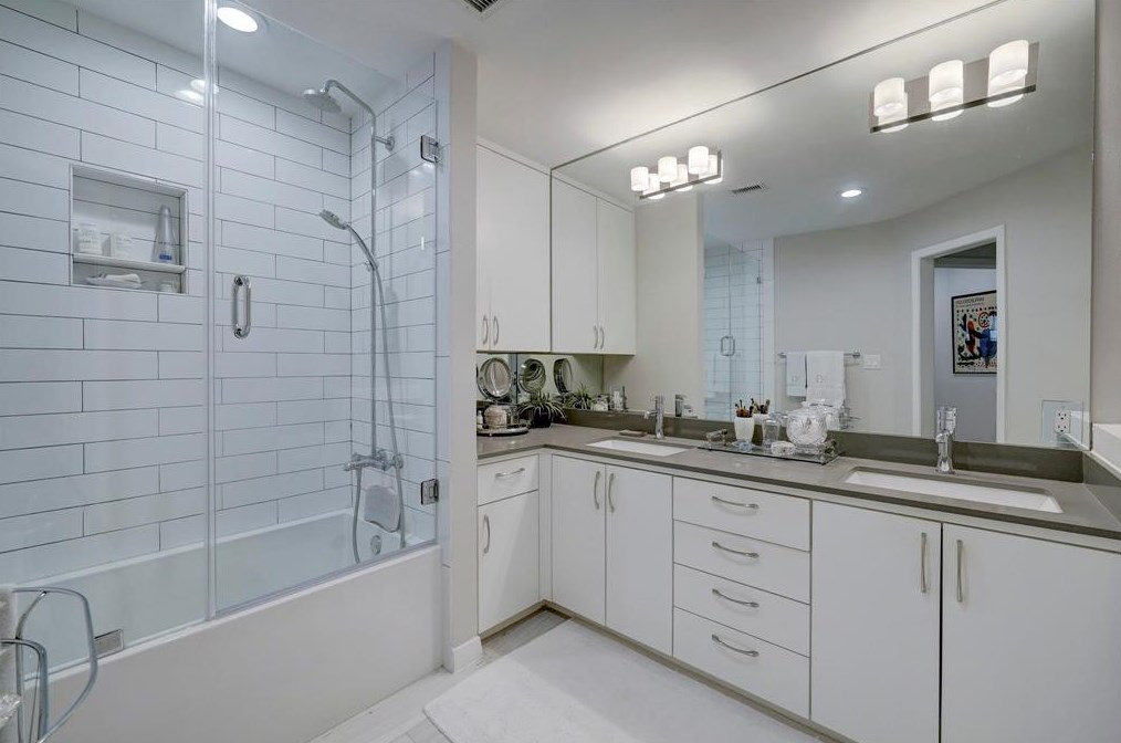 5005 Yoakum Blvd, Houston TX  77006-2721 exterior