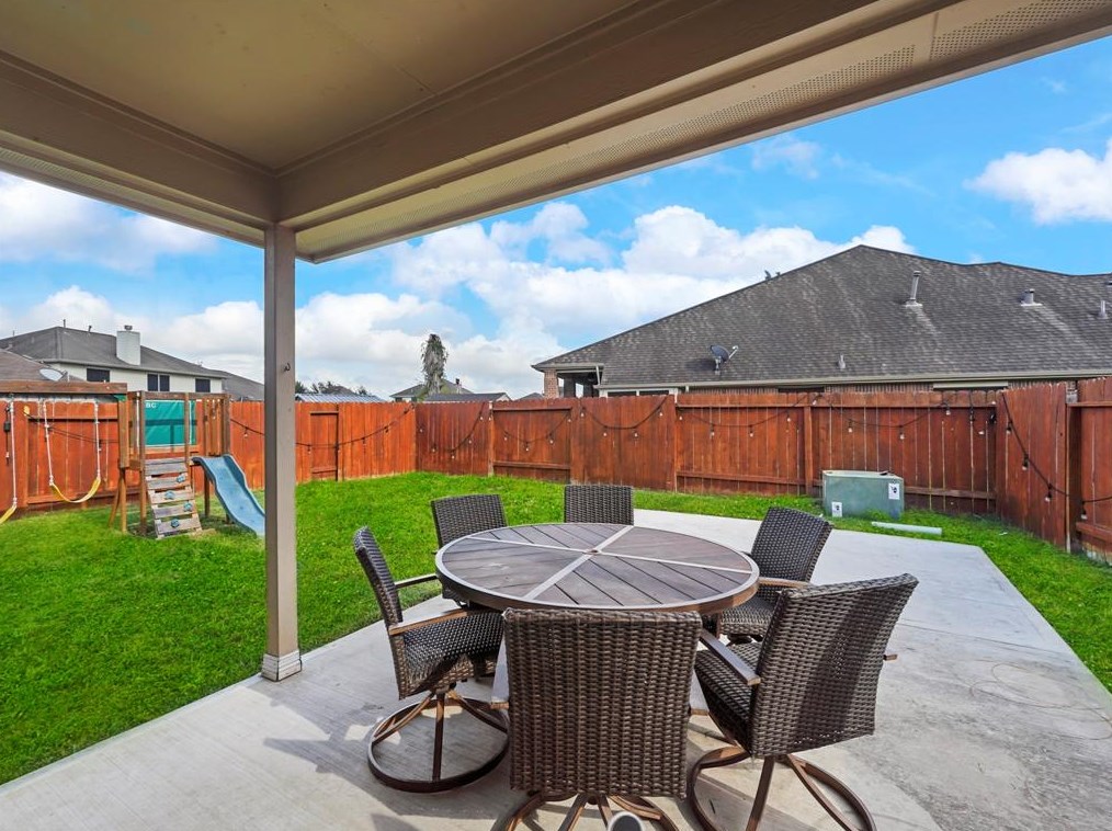 16106 Gavin Ln, Houston, TX 77049