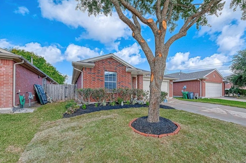 9706 Angleside Ln, Sugar Land, TX 77498-6325