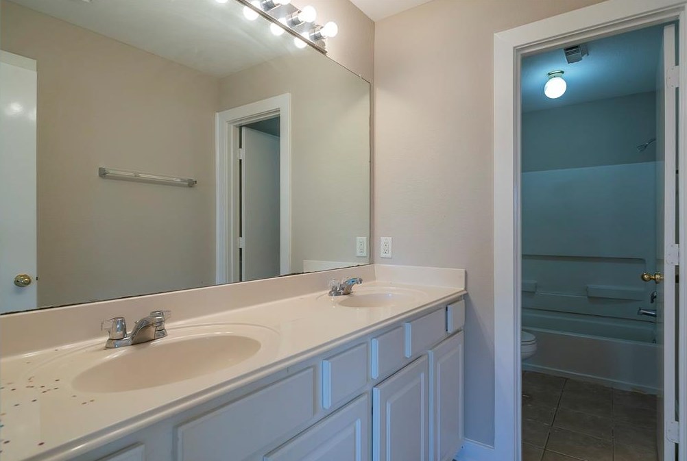 723 Remington Hts Dr, Houston TX  77073-4409 exterior