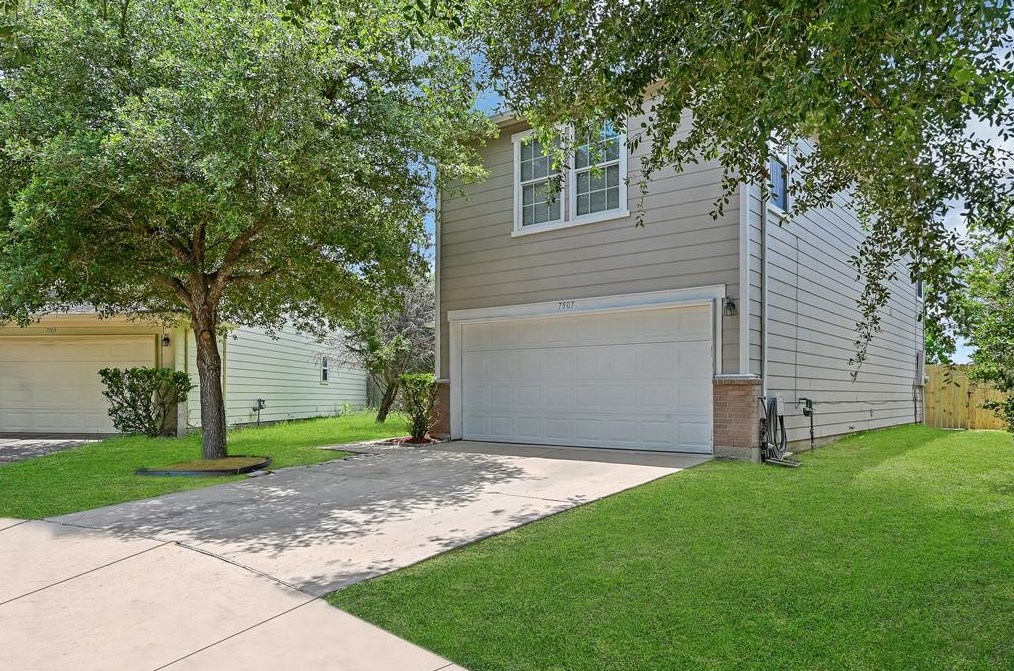 7507 Cypress Edge Dr, Cypress, TX 77433