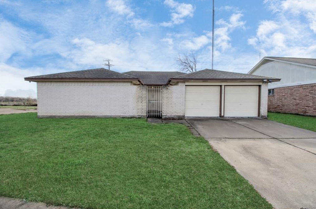 8303 Bird Meadow Ln, Missouri City, TX 77489