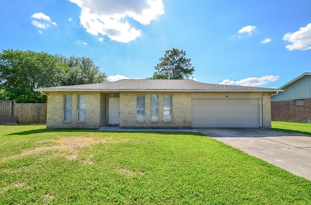 16818 Limeshade Ln, Sugar Land, TX 77498