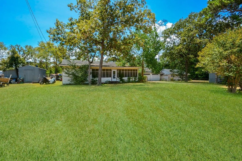122 Oakshore Ln, Livingston, TX 77351-1255