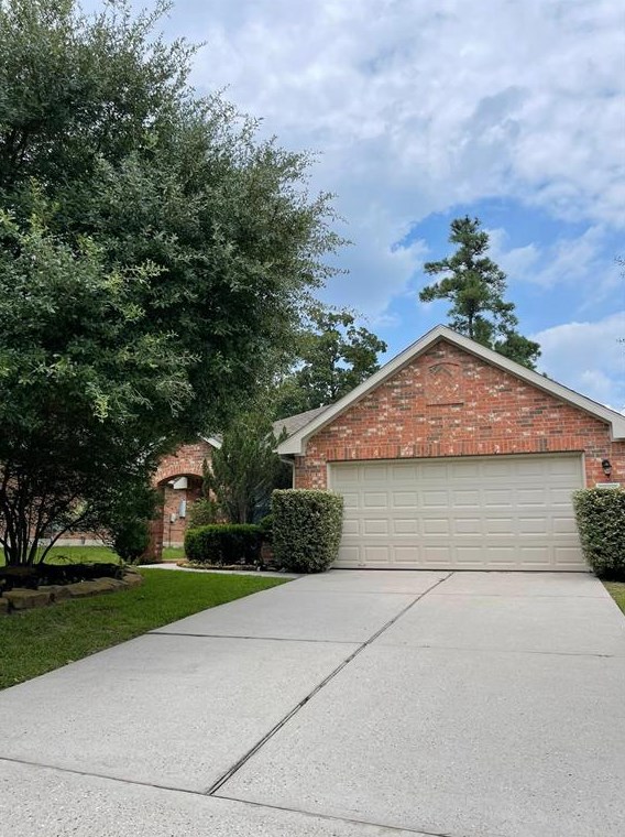 6 Garden Lodge Pl, Spring TX  77382-2775 exterior