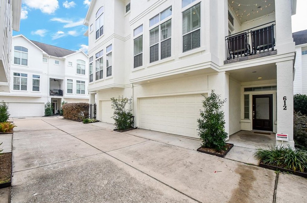 612 Leverkuhn St, Houston, TX 77007