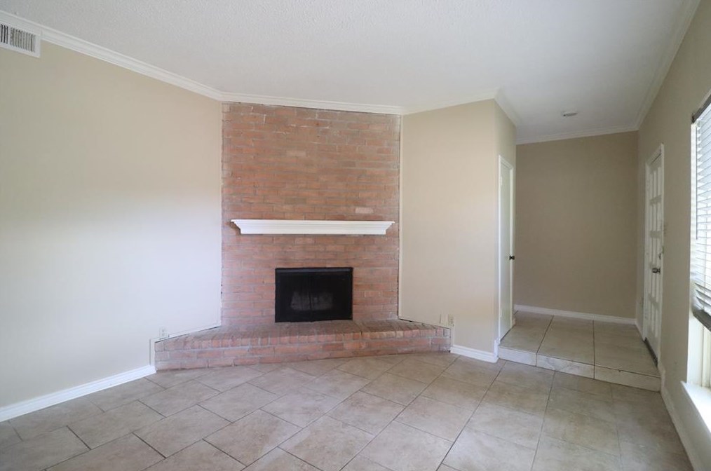 7700 Creekbend Dr #130, Houston, TX 77071