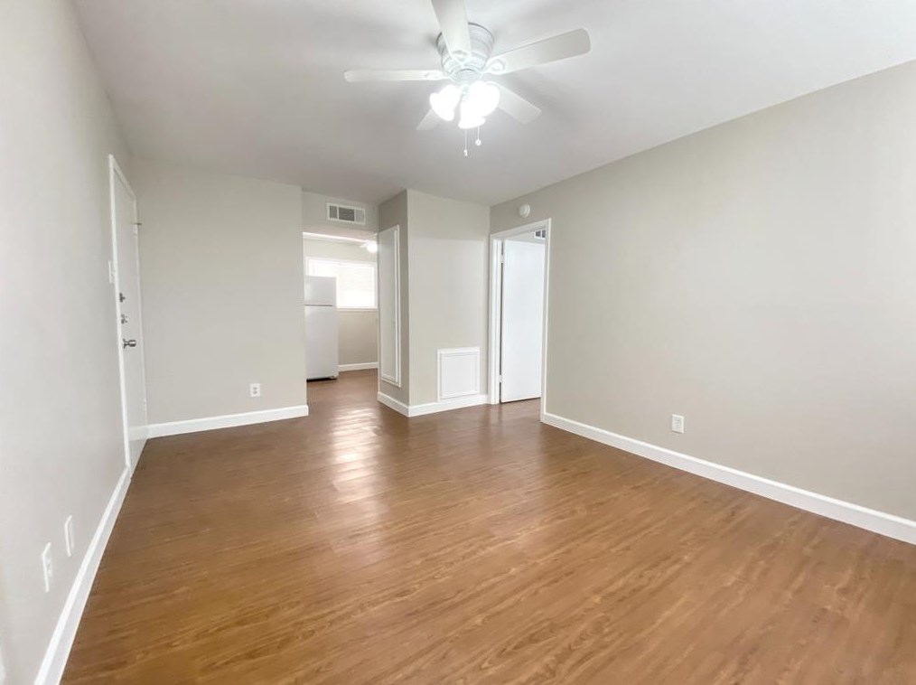 1141 N Durham Dr #12, Houston, TX 77008