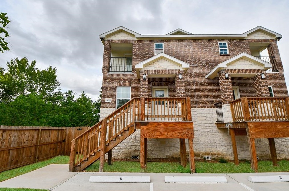 5113 Rue St #a/b, Houston, TX 77033
