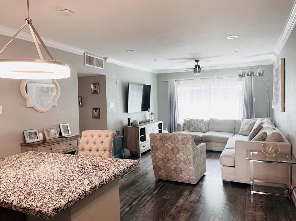 2224 S Piney Point Rd Apt 227, Houston, TX 77063