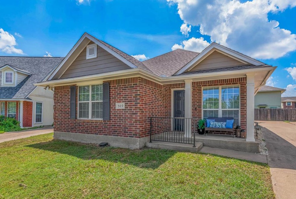 509 Camp Ct, College Station, TX 77840