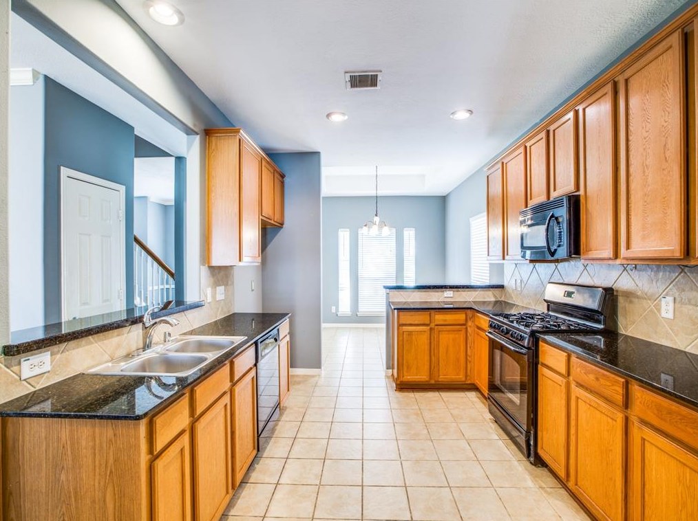 614 Merrimac Rdg Ln, Spring TX 77373-7933 exterior