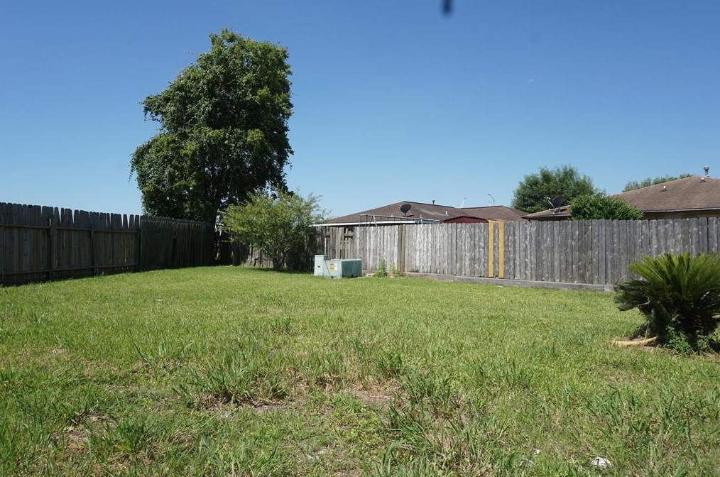 12822 Bay Cedar Dr, Houston, TX 77048-4006