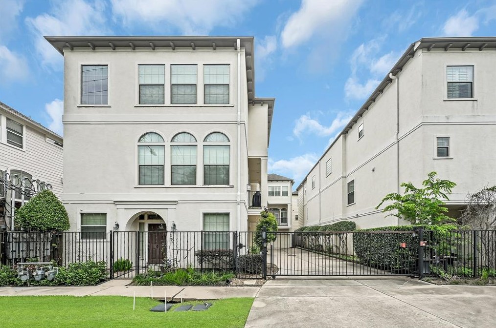 1204 Cohn St, Houston, TX 77007