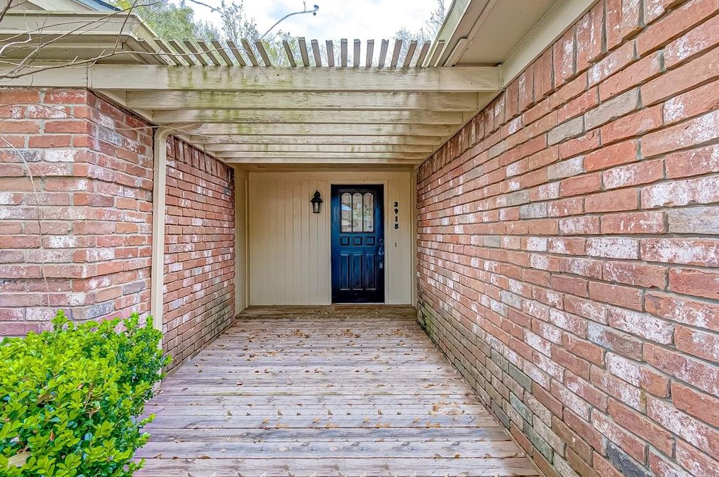 3915 Stovepipe Ln, Sugar Land, TX 77479-1704