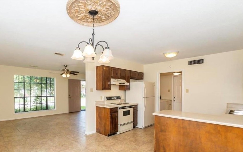 1136 Green Meadow St, Beaumont, TX 77706