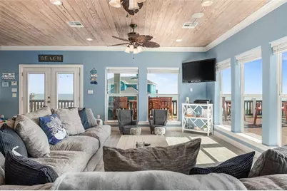 2703 Gillespie, Crystal Beach, TX 77650 - Photo 12