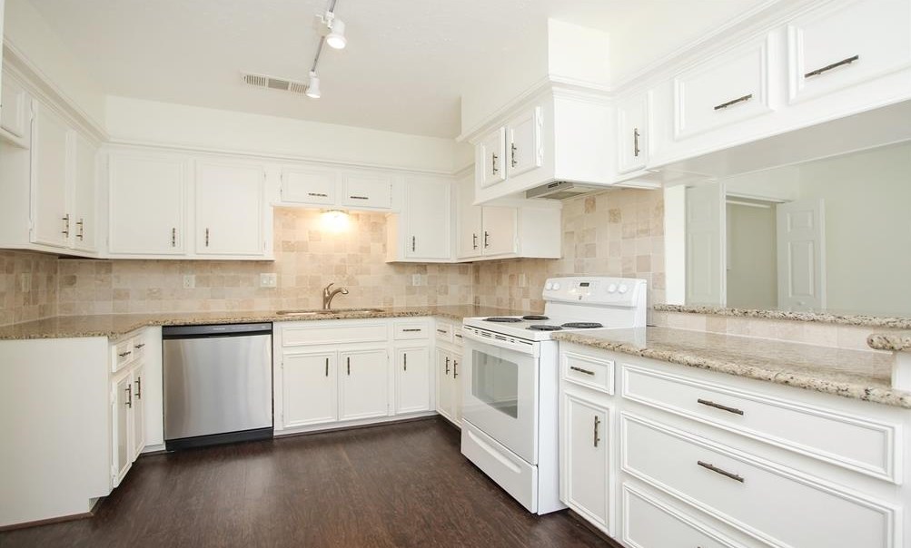 13707 Meisterwood Dr, Houston, TX 77065-1042