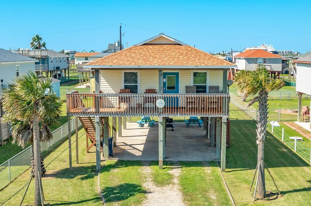 441 Seabean St, Jones Creek, TX 77541-9352