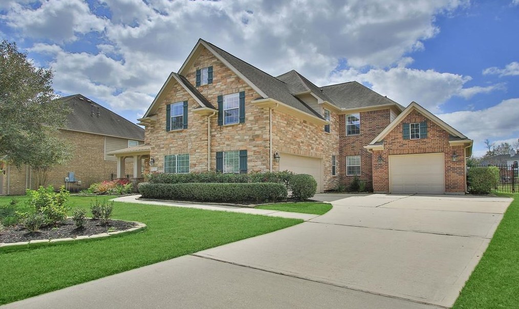7 Folklore Ct, Spring, TX 77389-6934