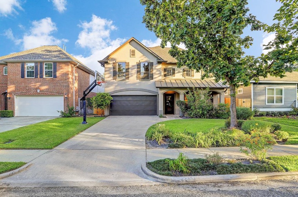 4437 Vivian St, Bellaire, TX 77401