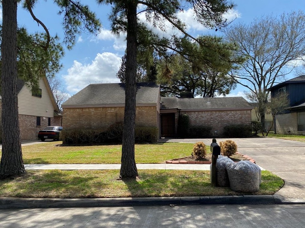 2019 Hilton Head Dr, Missouri City, TX 77459-3309