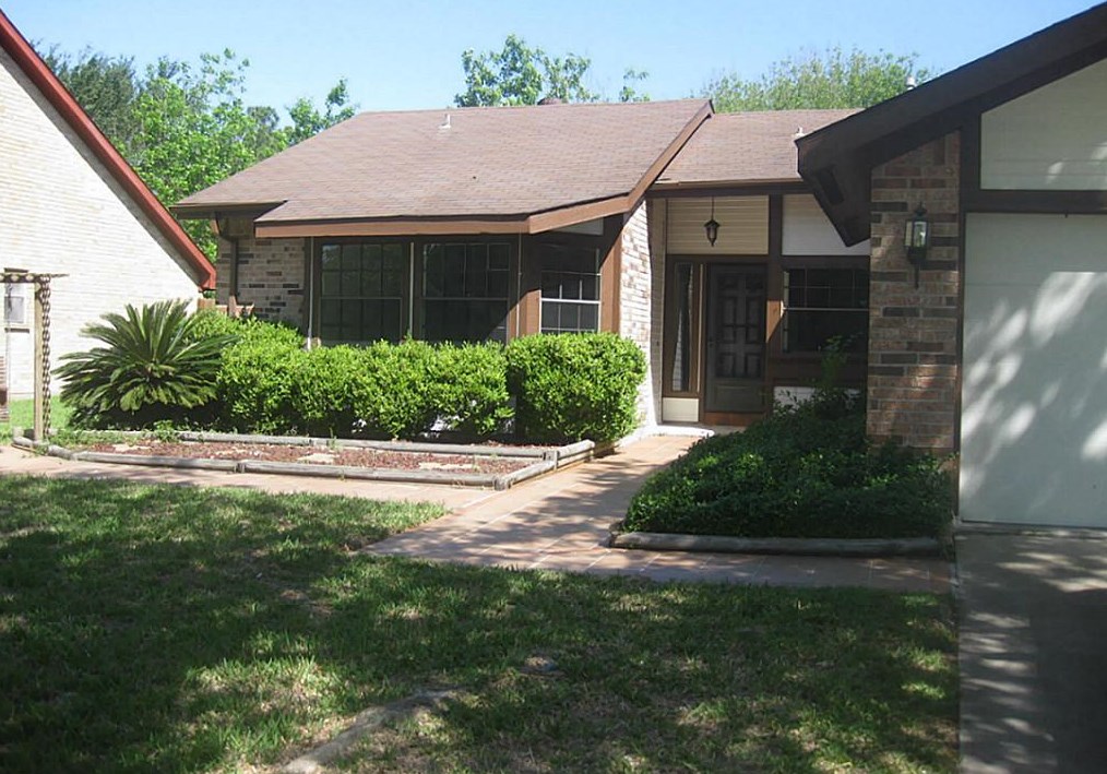 10310 Green Valley Ln, Houston, TX 77064-5336