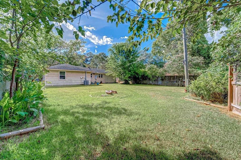 1218 Springrock Ln, Houston, TX 77055