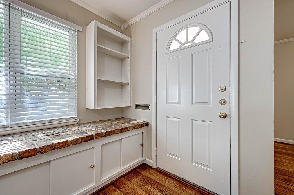 1218 Springrock Ln, Houston TX  77055-6313 exterior