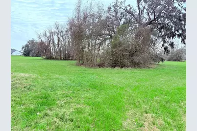 1370 Broken Arrow Trail, Angleton, TX 77515 - Photo 10