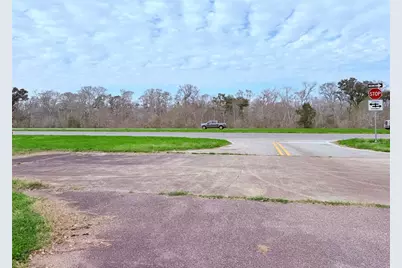 1370 Broken Arrow Trail, Angleton, TX 77515 - Photo 1