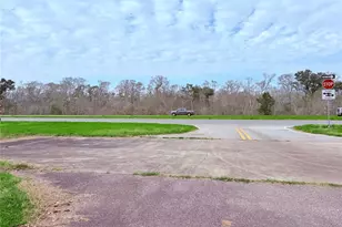 1370 Broken Arrow Trail, Angleton, TX 77515 - Photo 1