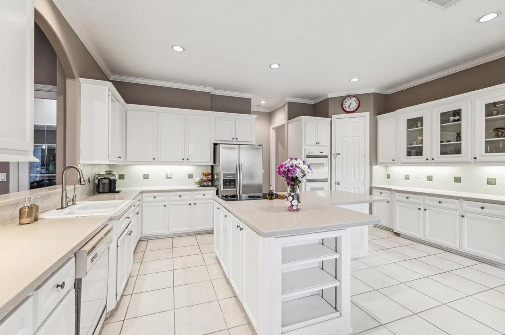 13 Lk Mist Dr, Sugar Land TX 77479-5860 exterior