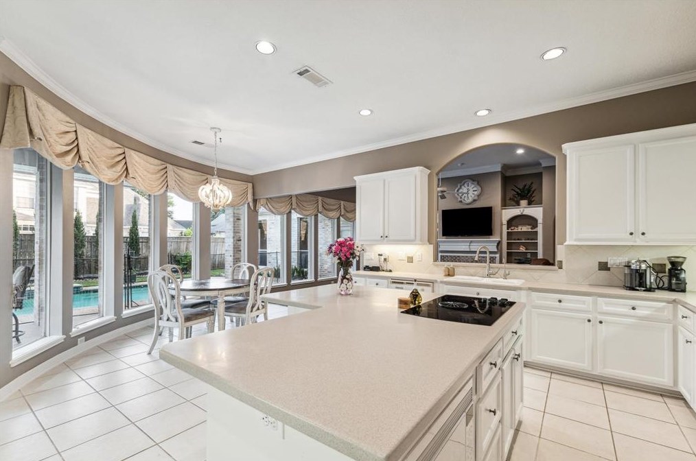 13 Lk Mist Dr, Sugar Land TX 77479-5860 exterior