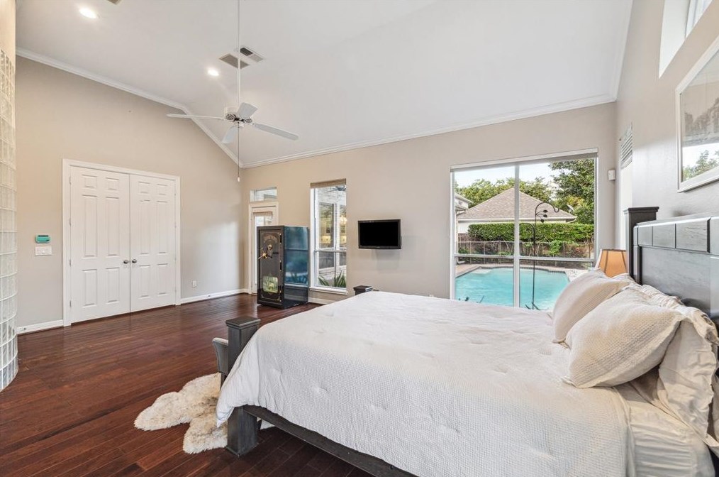 13 Lk Mist Dr, Sugar Land TX 77479-5860 exterior