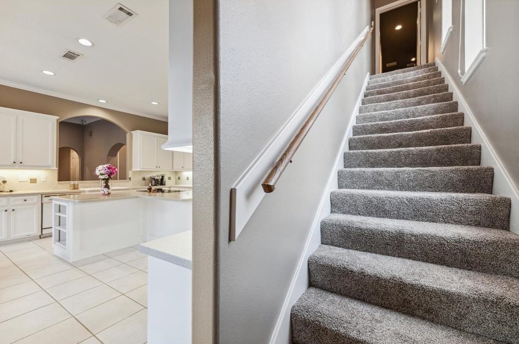 13 Lk Mist Dr, Sugar Land TX 77479-5860 exterior