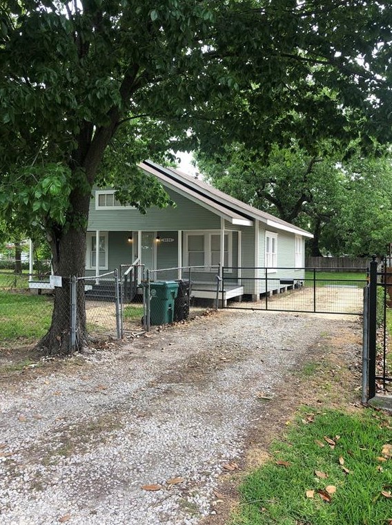 6026 Werner St, Houston, TX 77076