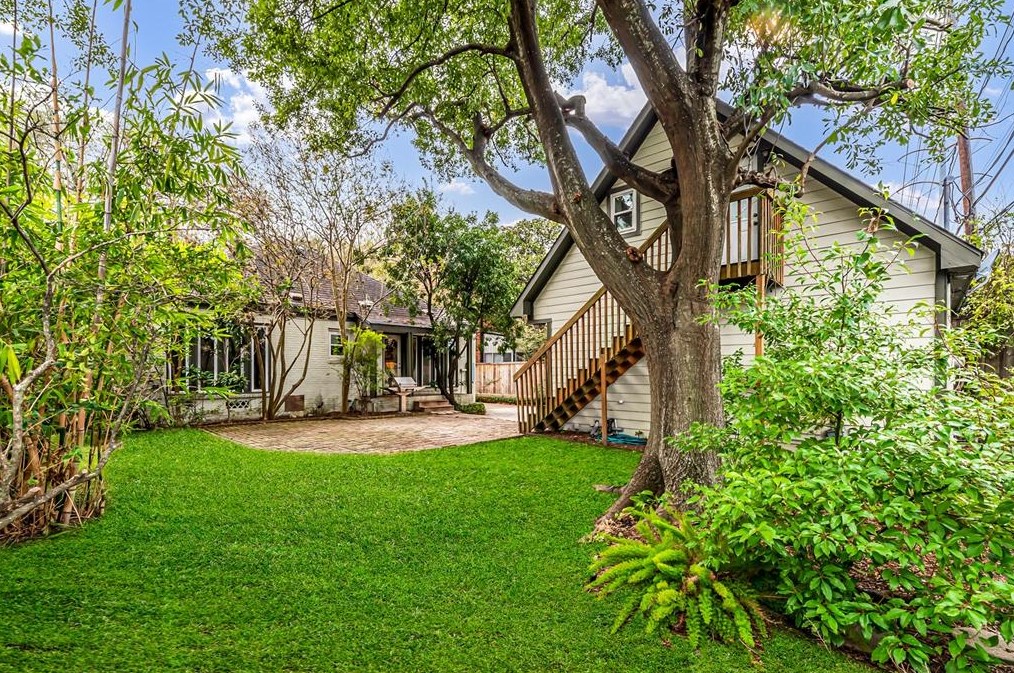 1436 Vassar St, Houston TX  77006-6030 exterior