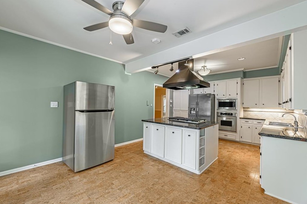 1436 Vassar St, Houston TX  77006-6030 exterior